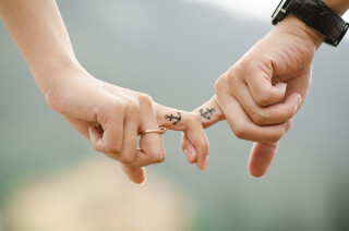 anchor-couple-fingers-friends